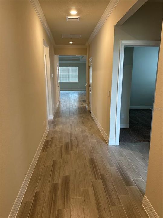 Под контрактом: $2,350 (4 спален, 2 ванн, 1850 Квадратных фут)