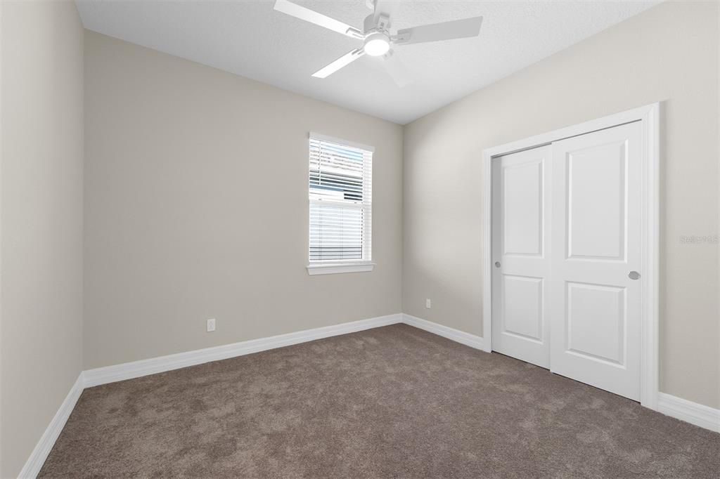 Под контрактом: $2,350 (4 спален, 2 ванн, 1850 Квадратных фут)