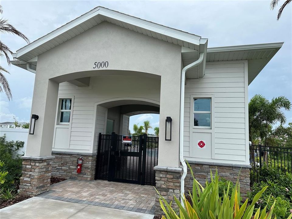 Под контрактом: $2,350 (4 спален, 2 ванн, 1850 Квадратных фут)