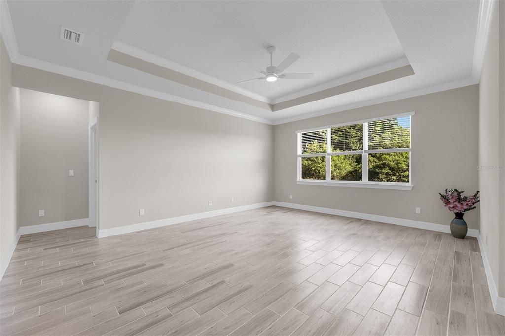 Под контрактом: $2,350 (4 спален, 2 ванн, 1850 Квадратных фут)