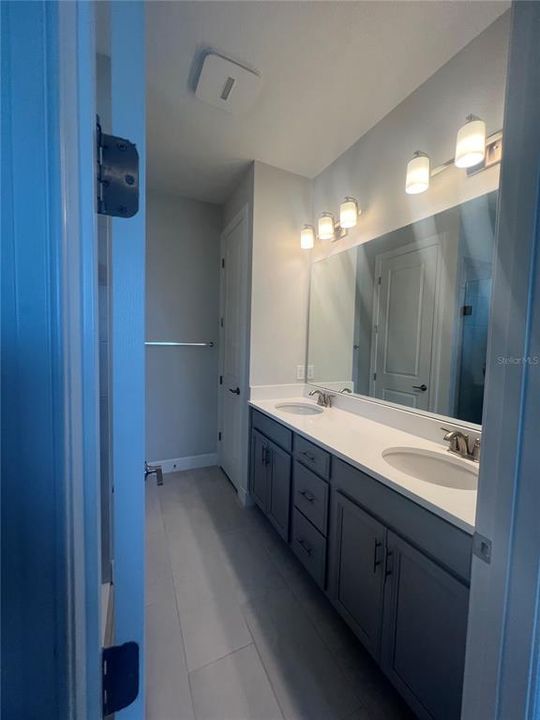 合同活跃: $1,750 (2 贝兹, 2 浴室, 1350 平方英尺)