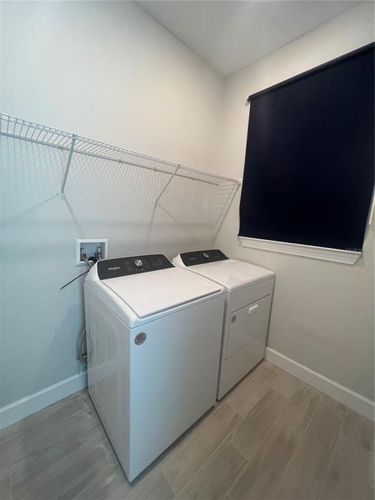 合同活跃: $1,750 (2 贝兹, 2 浴室, 1350 平方英尺)