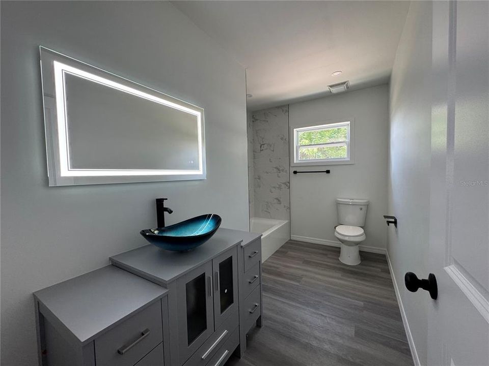 合同活跃: $305,000 (3 贝兹, 2 浴室, 1680 平方英尺)