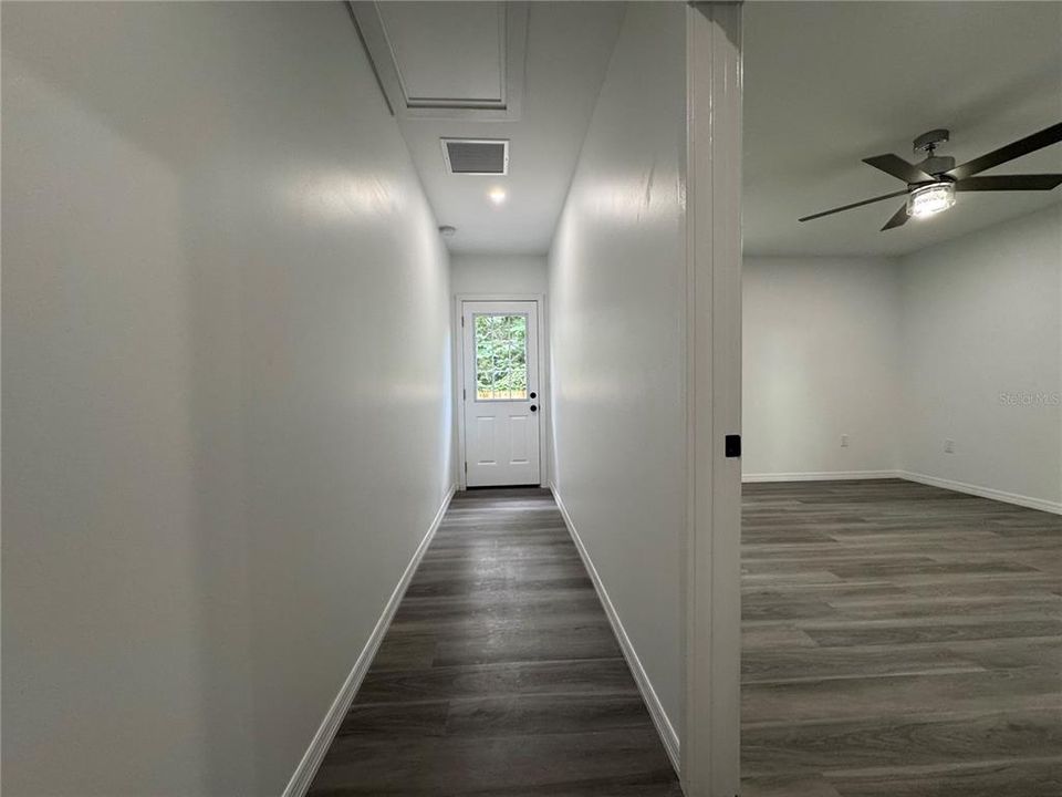 合同活跃: $305,000 (3 贝兹, 2 浴室, 1680 平方英尺)