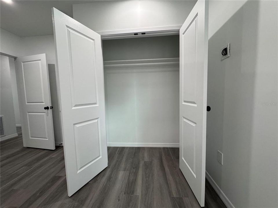 合同活跃: $305,000 (3 贝兹, 2 浴室, 1680 平方英尺)