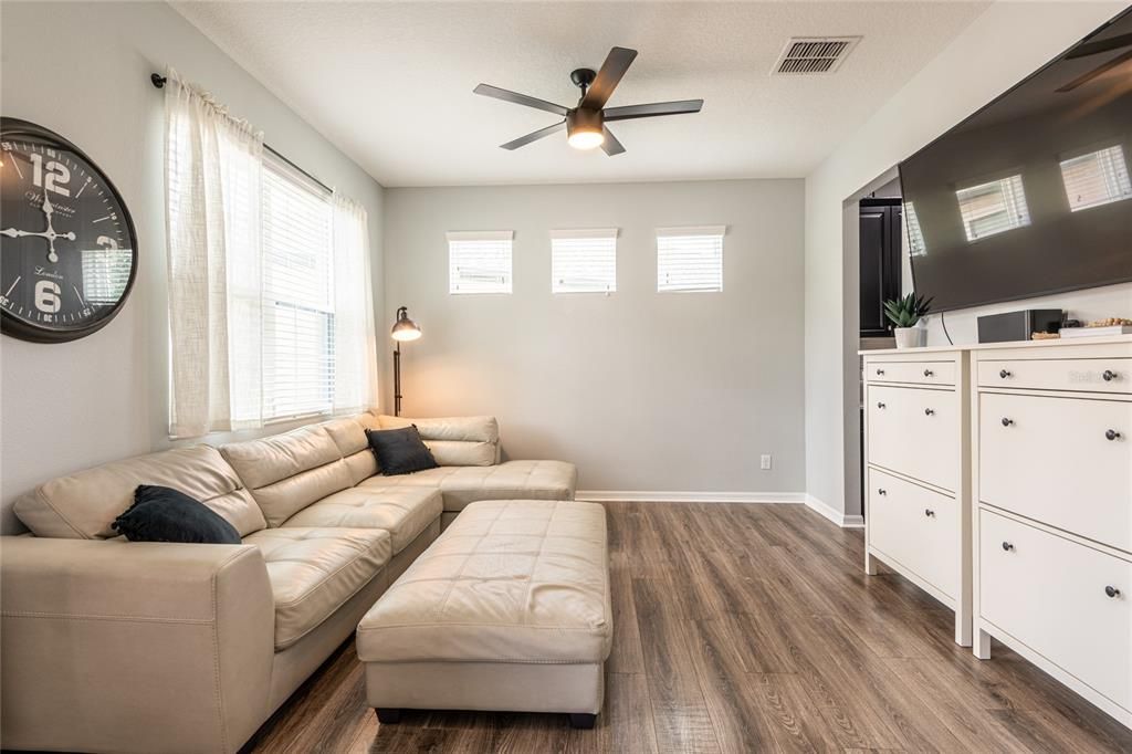 For Sale: $729,000 (5 beds, 3 baths, 3537 Square Feet)