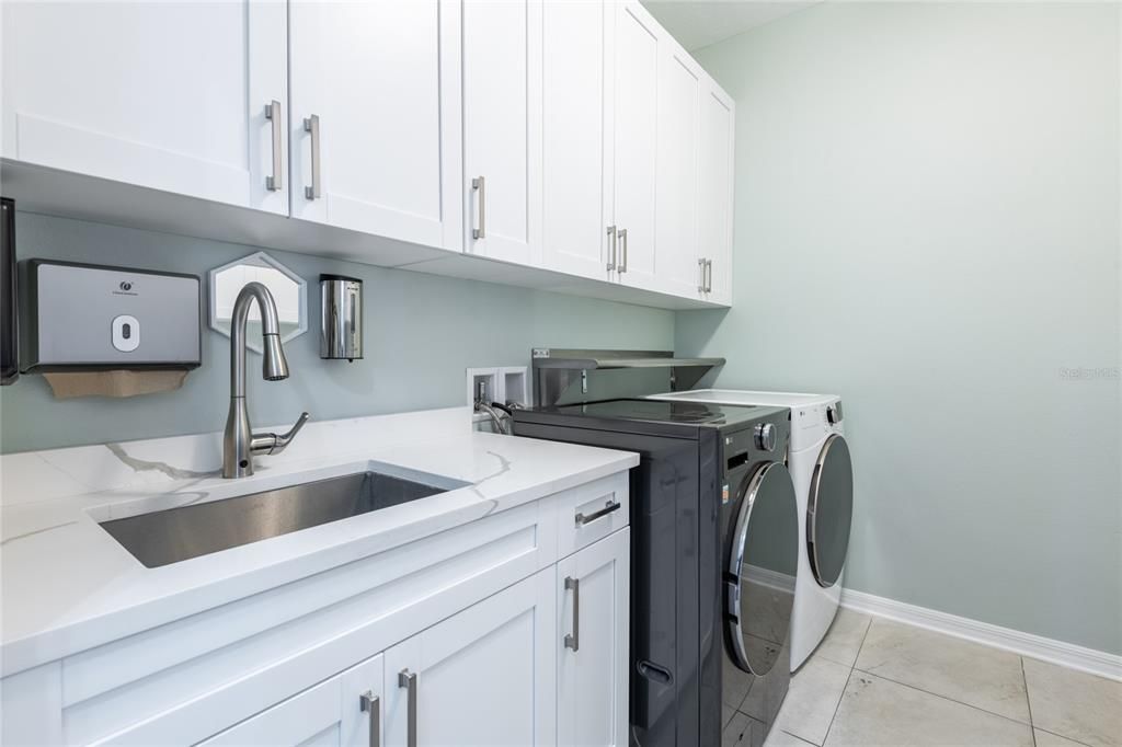 For Sale: $729,000 (5 beds, 3 baths, 3537 Square Feet)