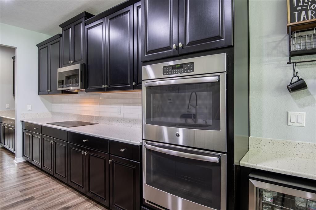 For Sale: $729,000 (5 beds, 3 baths, 3537 Square Feet)