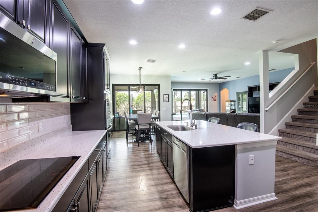 For Sale: $729,000 (5 beds, 3 baths, 3537 Square Feet)