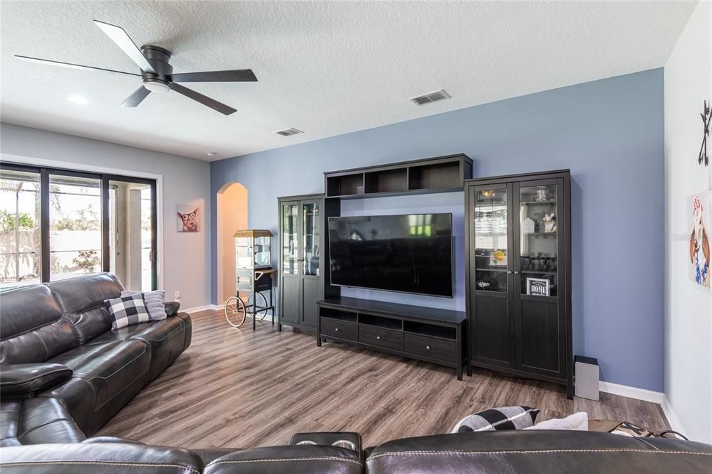 For Sale: $729,000 (5 beds, 3 baths, 3537 Square Feet)