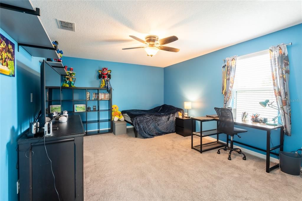 For Sale: $729,000 (5 beds, 3 baths, 3537 Square Feet)