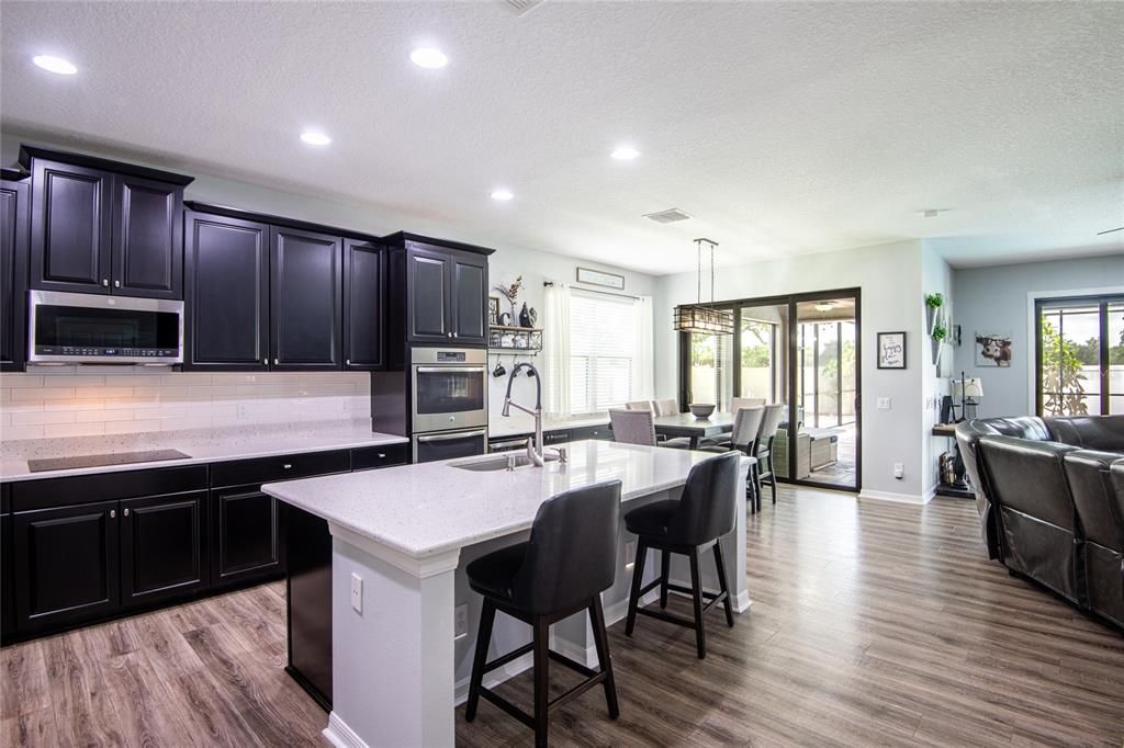 For Sale: $729,000 (5 beds, 3 baths, 3537 Square Feet)