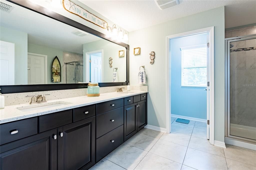 For Sale: $729,000 (5 beds, 3 baths, 3537 Square Feet)