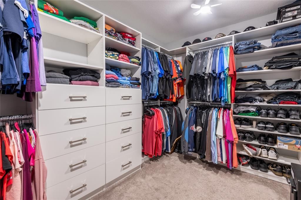 For Sale: $729,000 (5 beds, 3 baths, 3537 Square Feet)