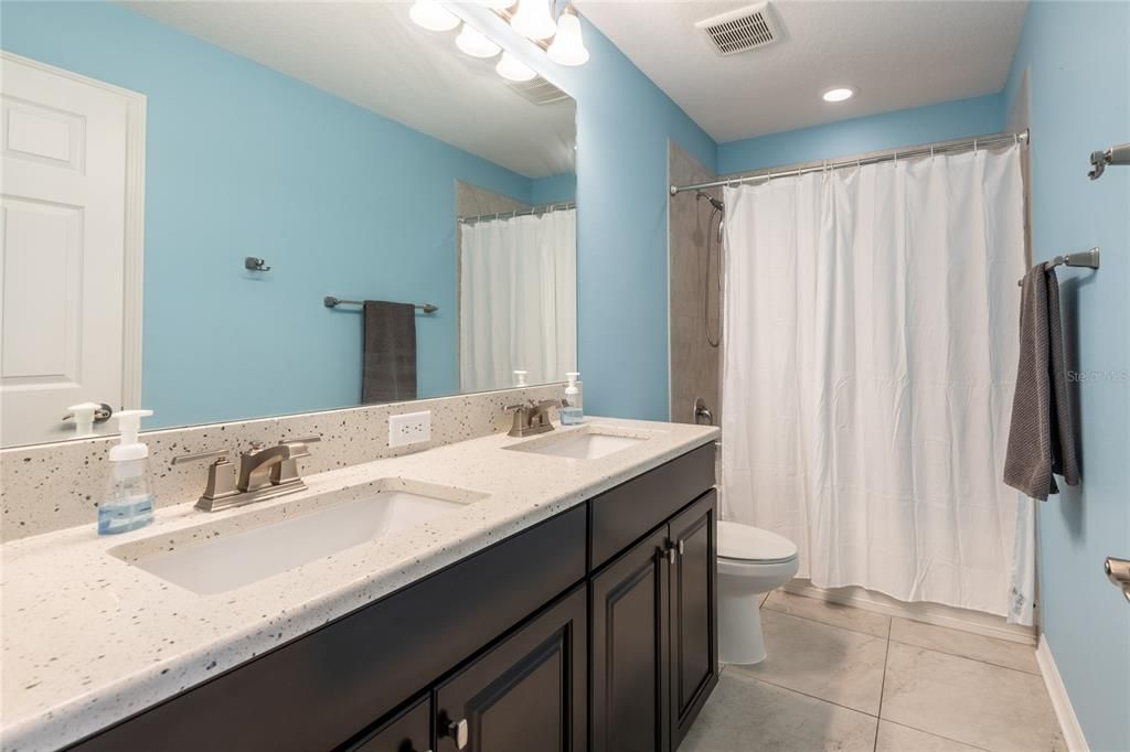 For Sale: $729,000 (5 beds, 3 baths, 3537 Square Feet)