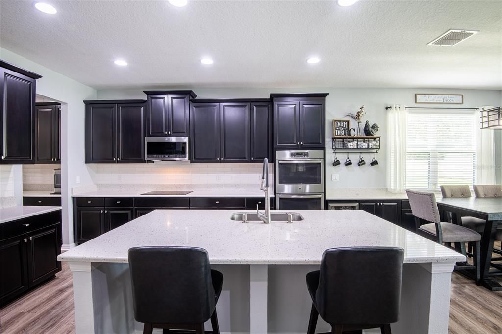 For Sale: $729,000 (5 beds, 3 baths, 3537 Square Feet)