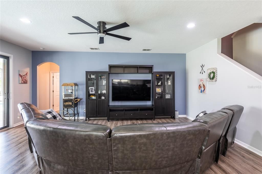 For Sale: $729,000 (5 beds, 3 baths, 3537 Square Feet)