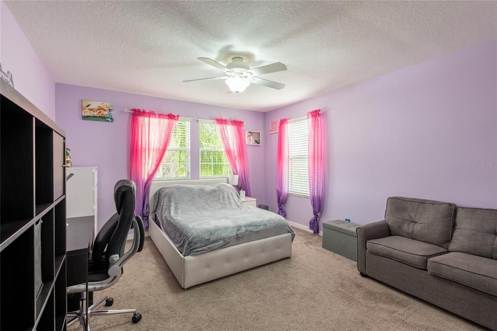 For Sale: $729,000 (5 beds, 3 baths, 3537 Square Feet)