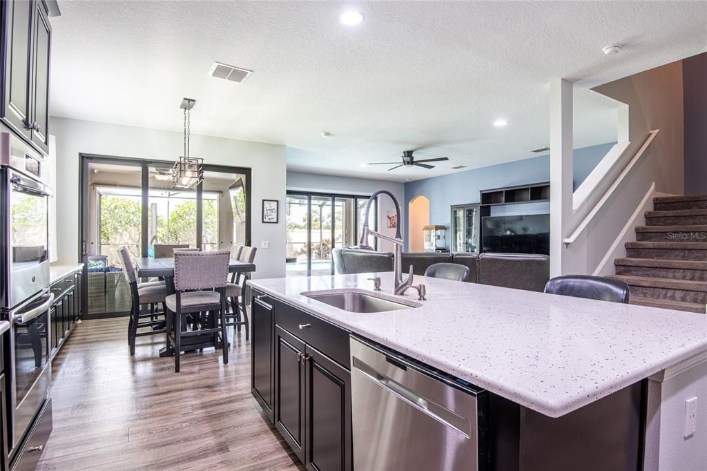 For Sale: $729,000 (5 beds, 3 baths, 3537 Square Feet)