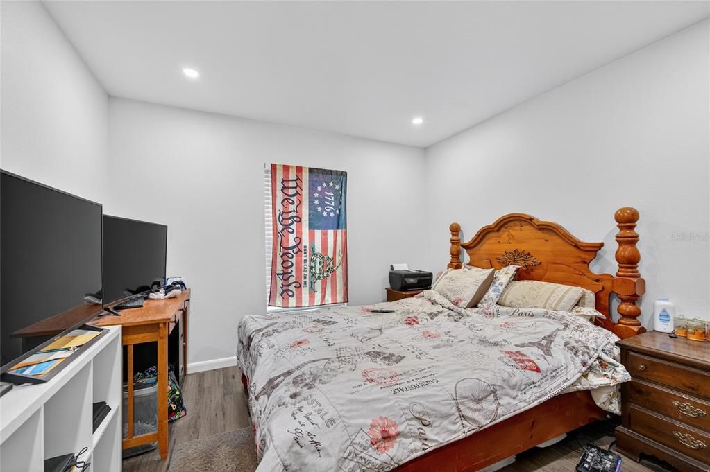 待售: $775,000 (2 贝兹, 3 浴室, 870 平方英尺)