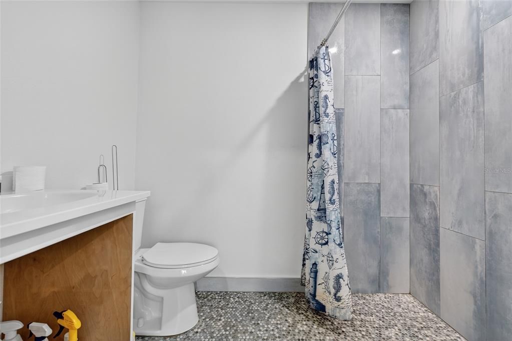 待售: $775,000 (2 贝兹, 3 浴室, 870 平方英尺)