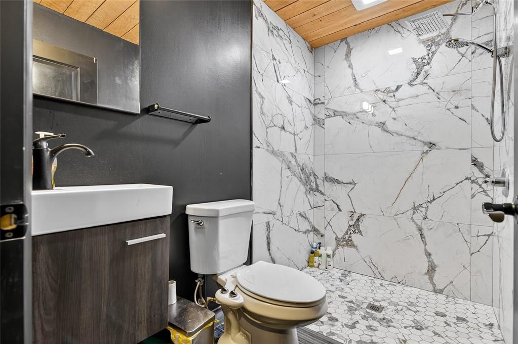 待售: $775,000 (2 贝兹, 3 浴室, 870 平方英尺)