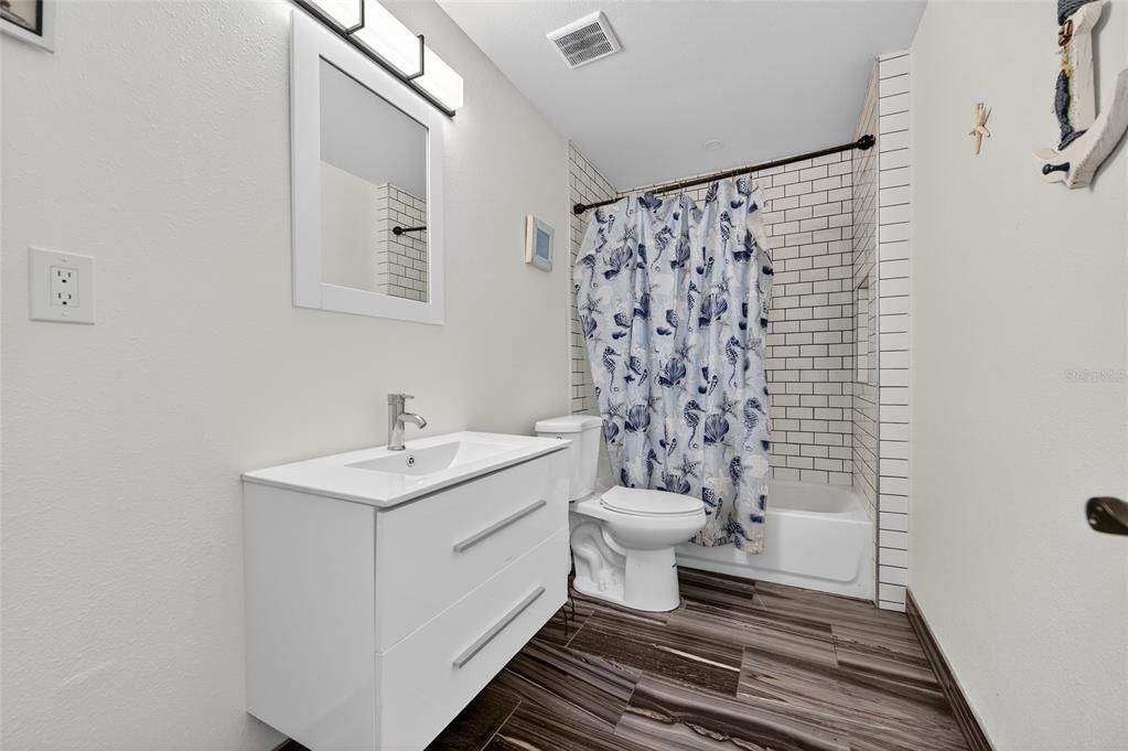 待售: $775,000 (2 贝兹, 3 浴室, 870 平方英尺)