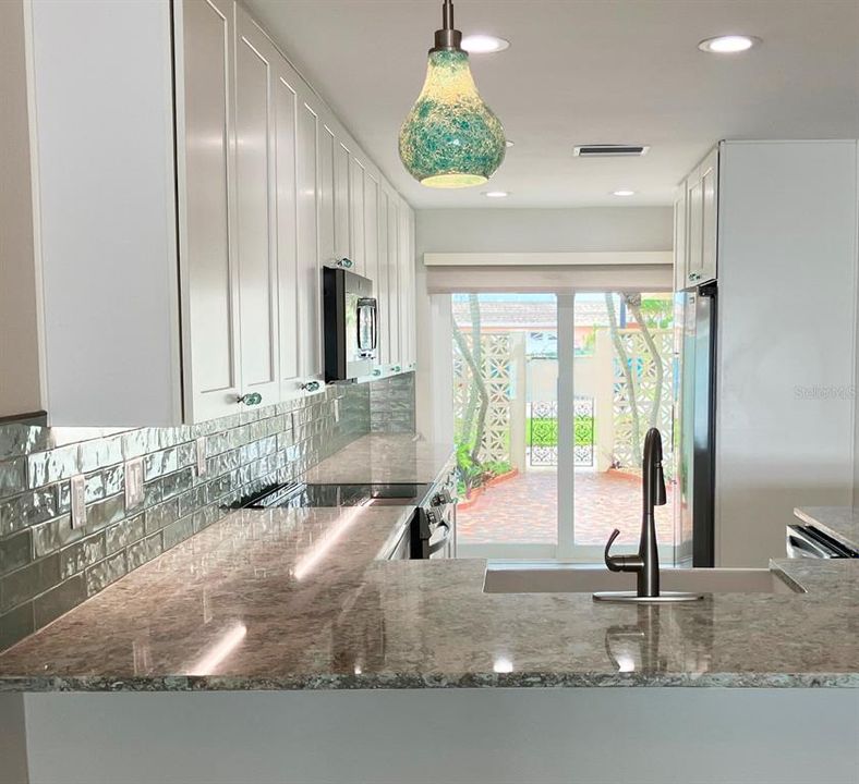 For Sale: $560,000 (2 beds, 2 baths, 1400 Square Feet)