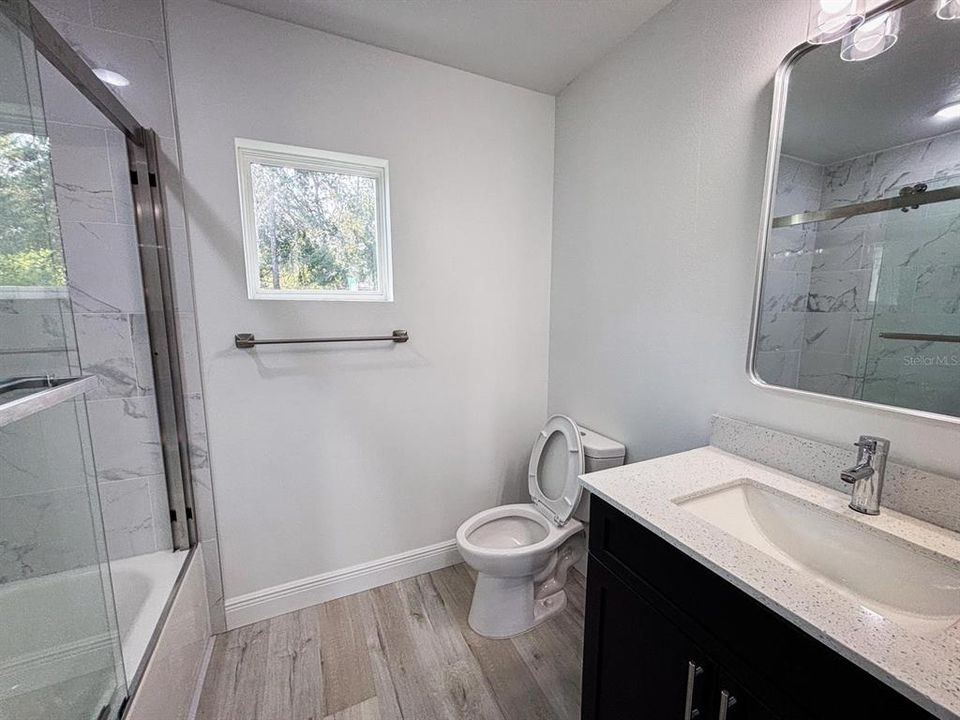 出租: $1,797 (2 贝兹, 2 浴室, 975 平方英尺)