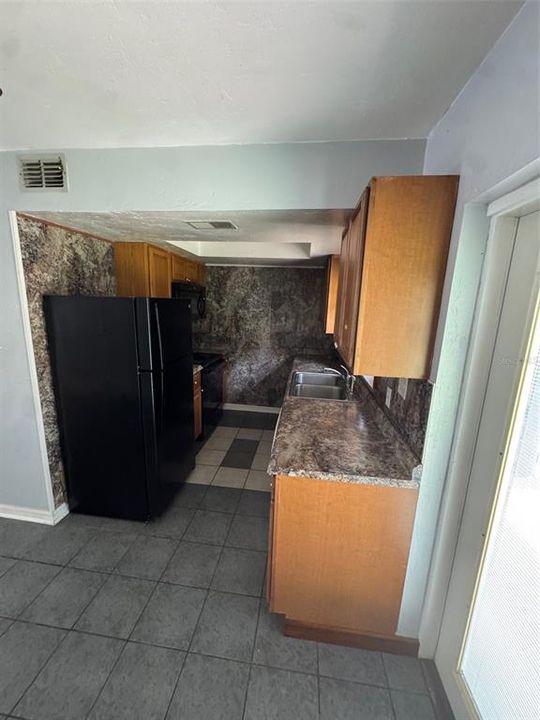 Activo con contrato: $280,000 (4 camas, 0 baños, 2016 Pies cuadrados)
