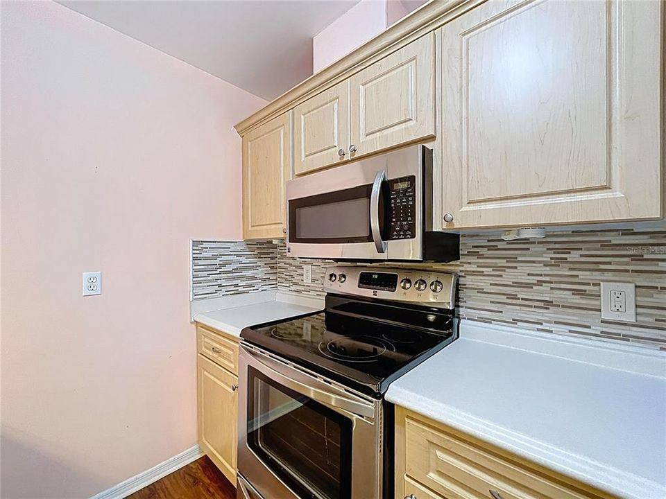 For Sale: $185,000 (2 beds, 2 baths, 1245 Square Feet)