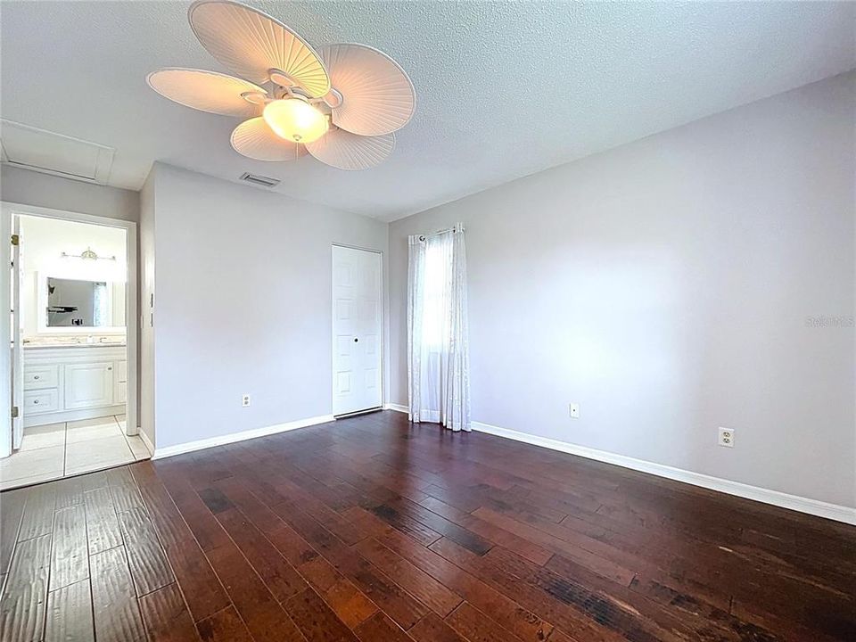 For Sale: $185,000 (2 beds, 2 baths, 1245 Square Feet)