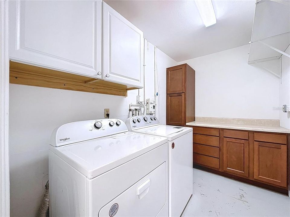 For Sale: $185,000 (2 beds, 2 baths, 1245 Square Feet)