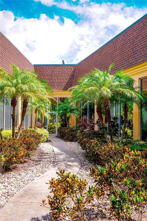 For Sale: $185,000 (2 beds, 2 baths, 1245 Square Feet)