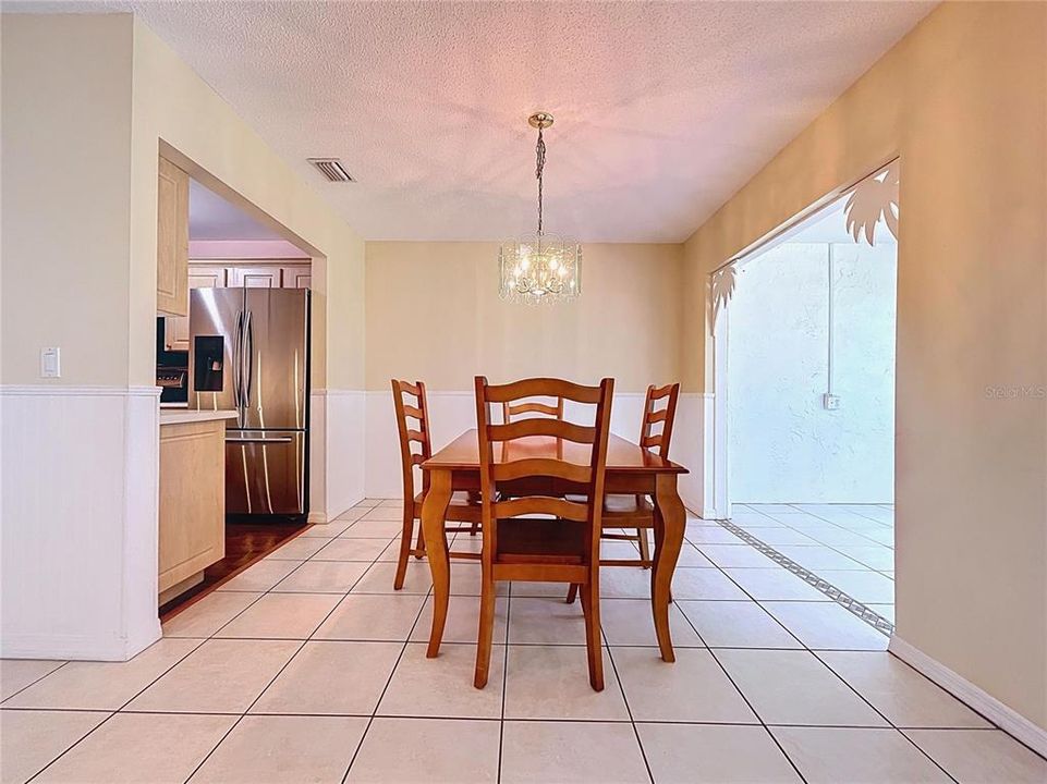 For Sale: $185,000 (2 beds, 2 baths, 1245 Square Feet)
