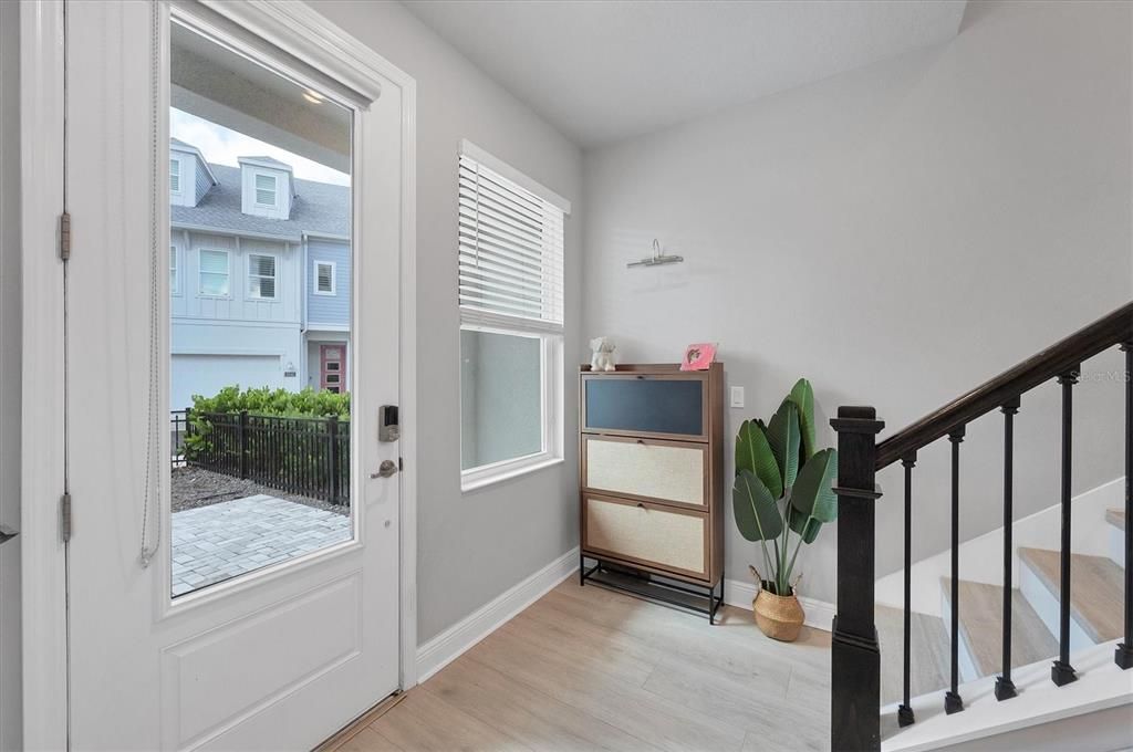 Active With Contract: $3,600 (3 beds, 3 baths, 2062 Square Feet)