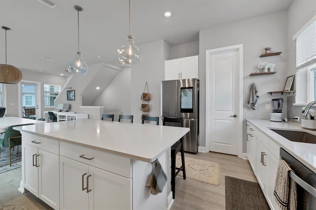 Active With Contract: $3,600 (3 beds, 3 baths, 2062 Square Feet)