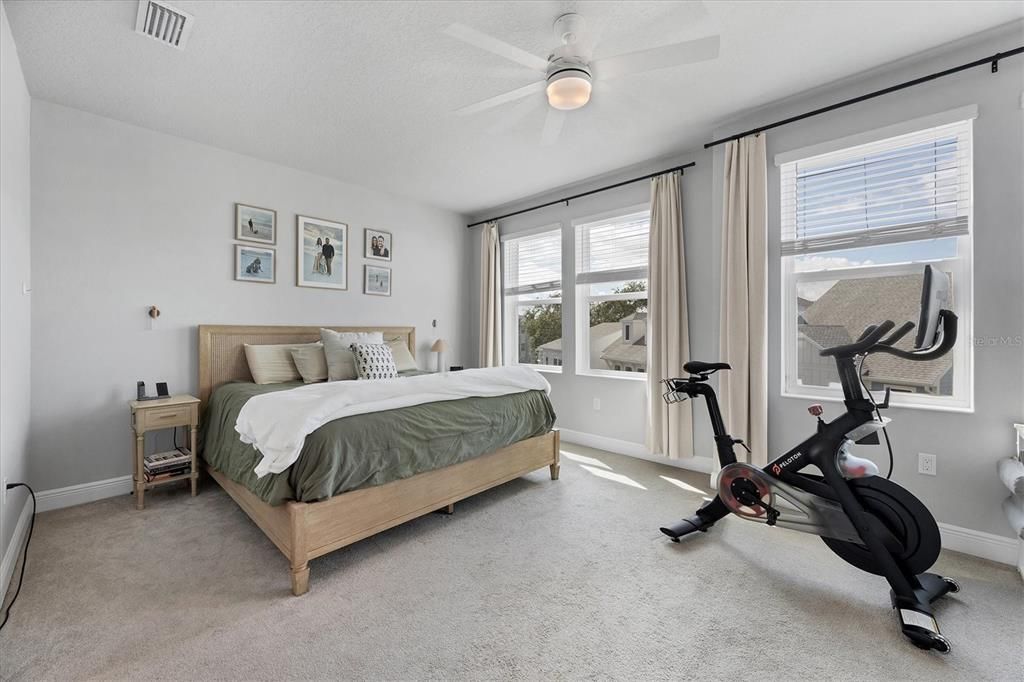 Active With Contract: $3,600 (3 beds, 3 baths, 2062 Square Feet)