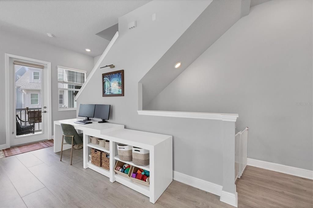 Active With Contract: $3,600 (3 beds, 3 baths, 2062 Square Feet)