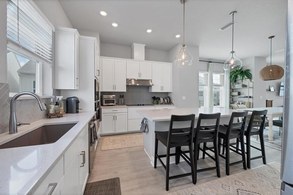 Active With Contract: $3,600 (3 beds, 3 baths, 2062 Square Feet)