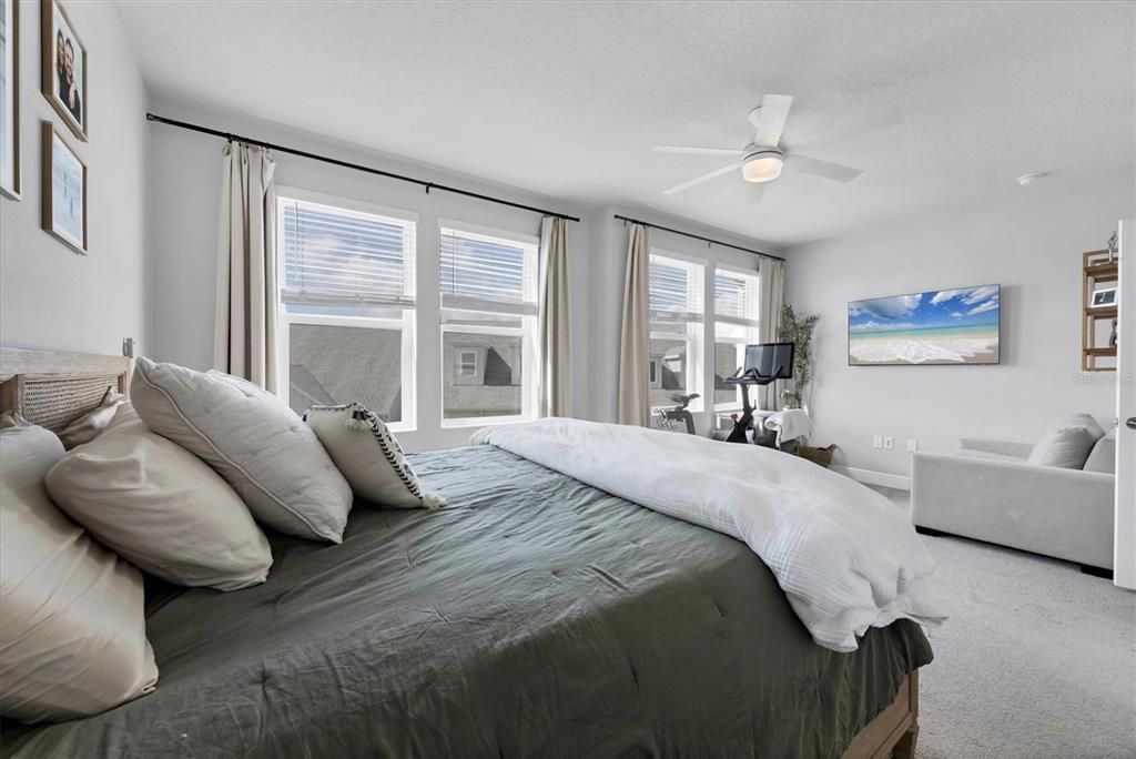 Active With Contract: $3,600 (3 beds, 3 baths, 2062 Square Feet)