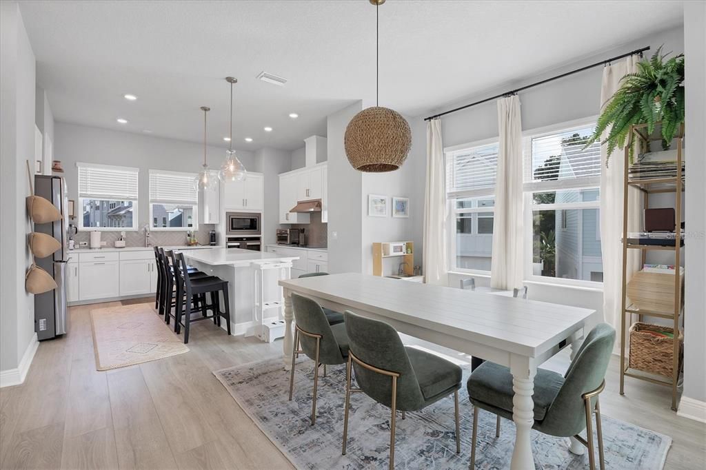 Active With Contract: $3,600 (3 beds, 3 baths, 2062 Square Feet)