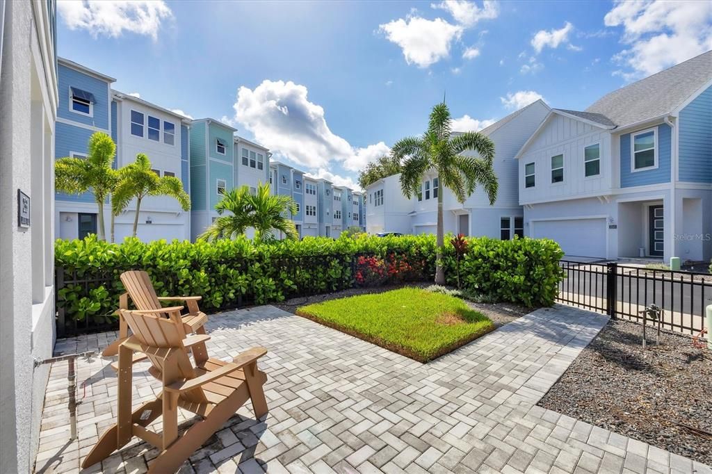 Active With Contract: $3,600 (3 beds, 3 baths, 2062 Square Feet)