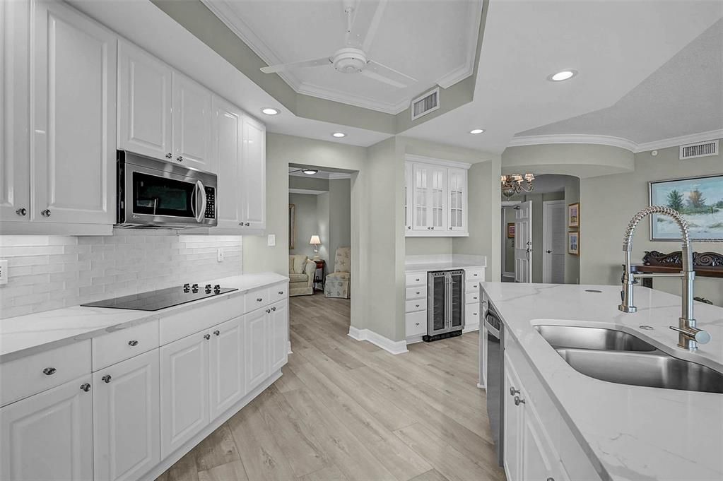 Active With Contract: $889,000 (3 beds, 3 baths, 2778 Square Feet)