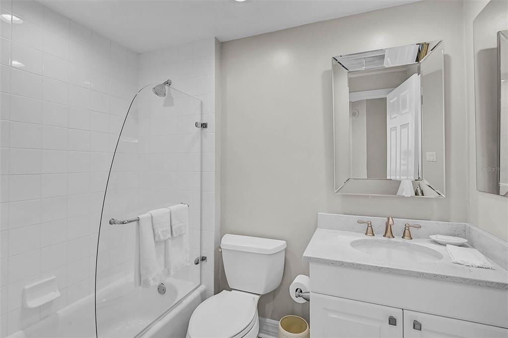 Active With Contract: $889,000 (3 beds, 3 baths, 2778 Square Feet)