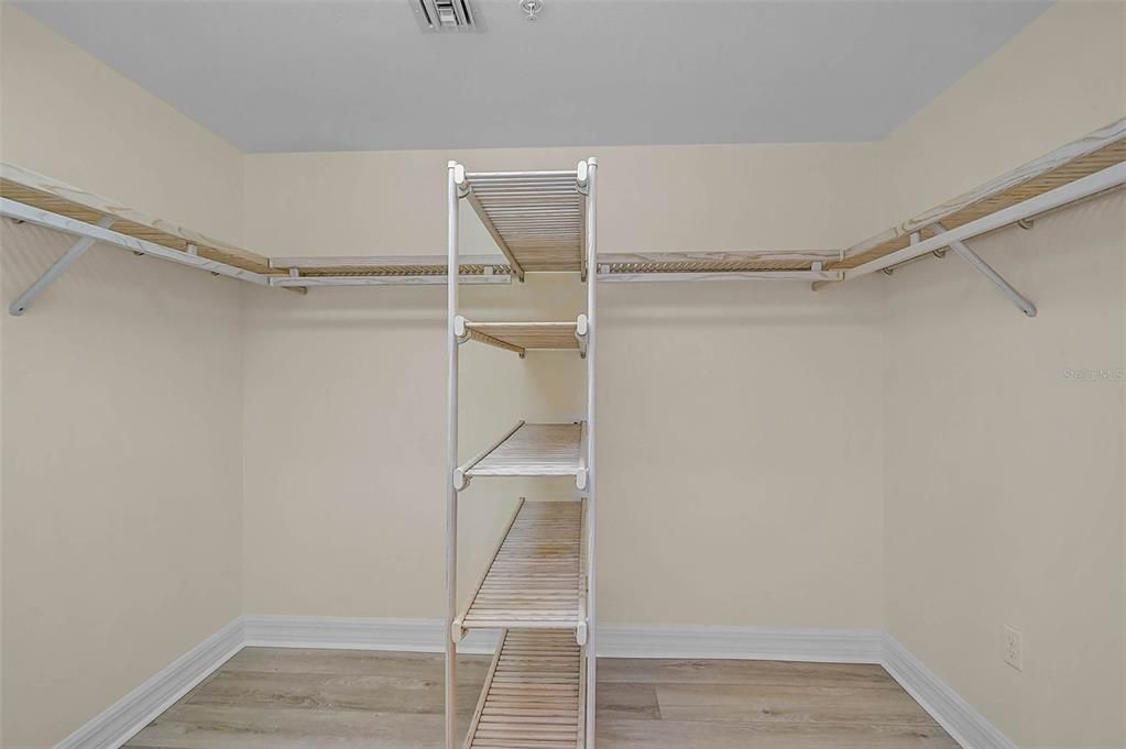 Active With Contract: $889,000 (3 beds, 3 baths, 2778 Square Feet)