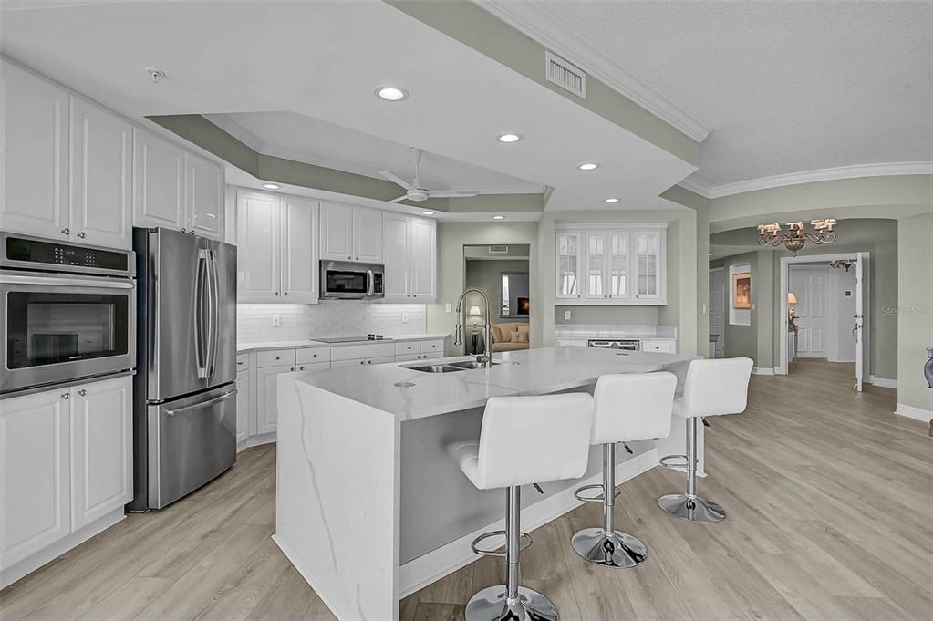 Active With Contract: $889,000 (3 beds, 3 baths, 2778 Square Feet)