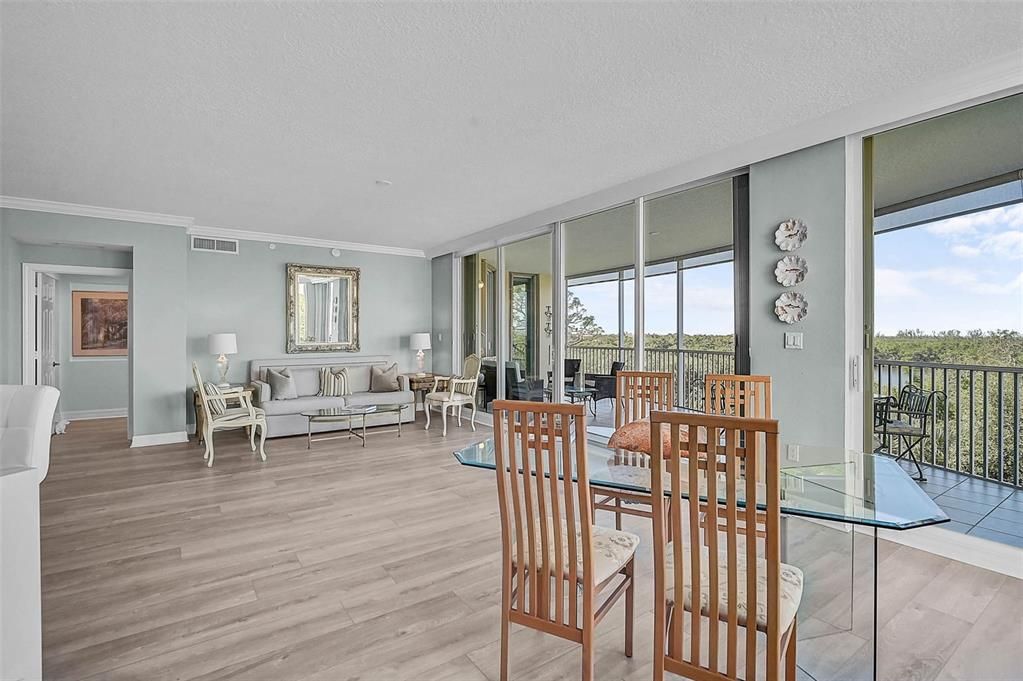 Active With Contract: $889,000 (3 beds, 3 baths, 2778 Square Feet)