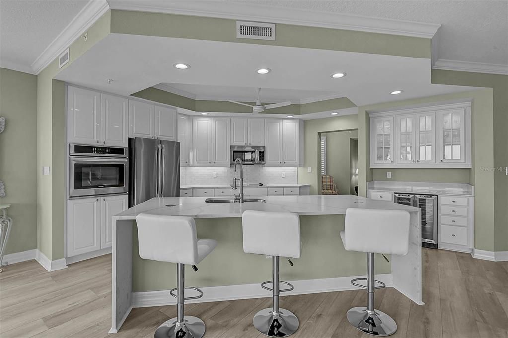 Active With Contract: $889,000 (3 beds, 3 baths, 2778 Square Feet)