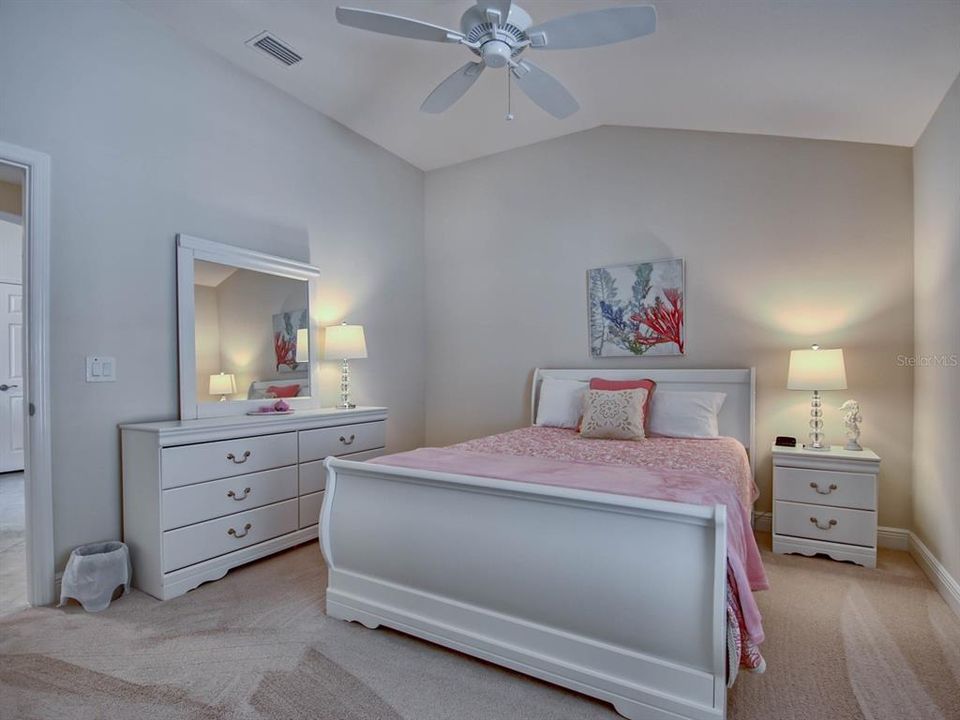 En Renta: $5,550 (3 camas, 2 baños, 2106 Pies cuadrados)